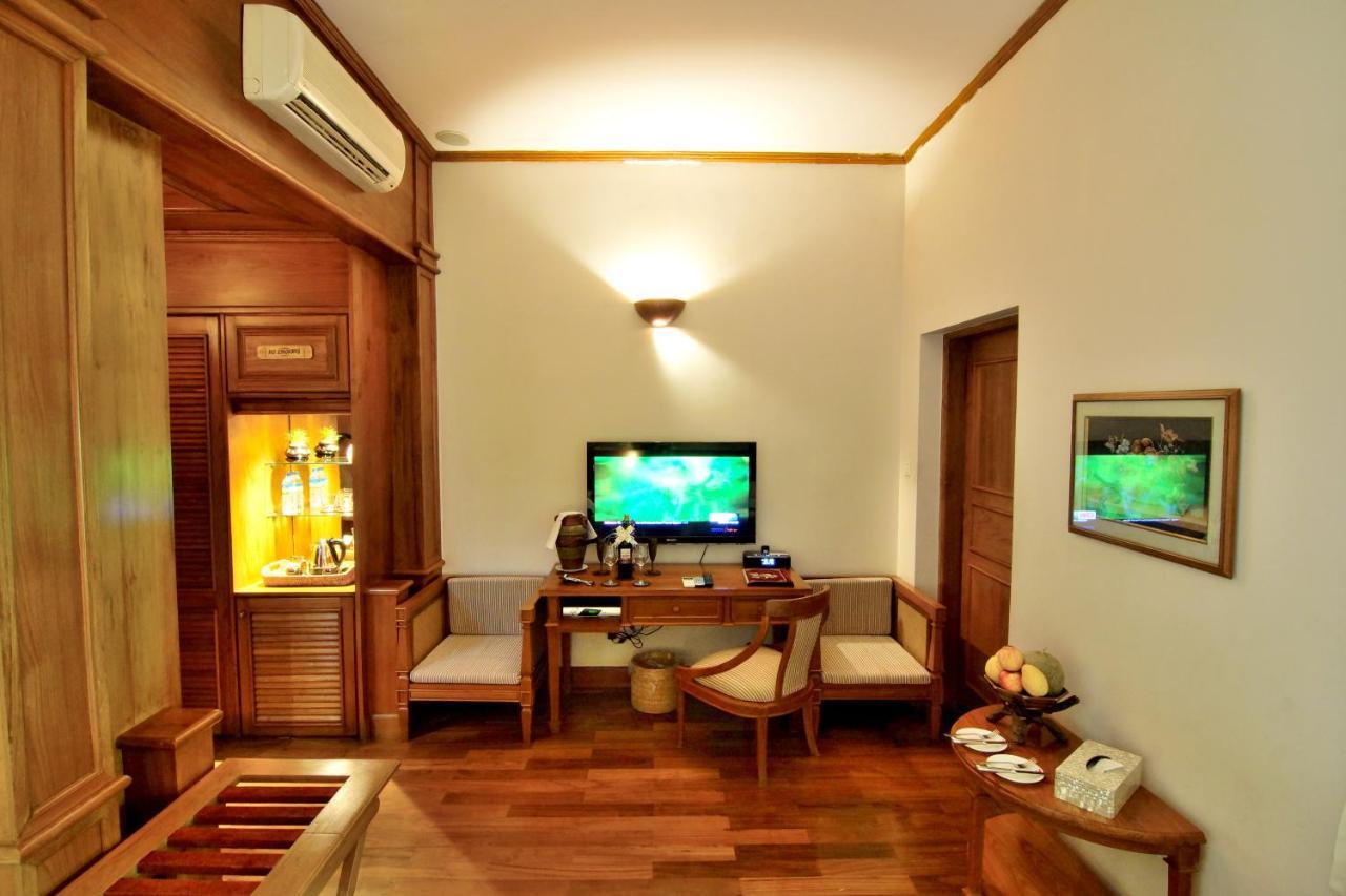 The Hotel By The Red Canal Mandalay Exterior photo