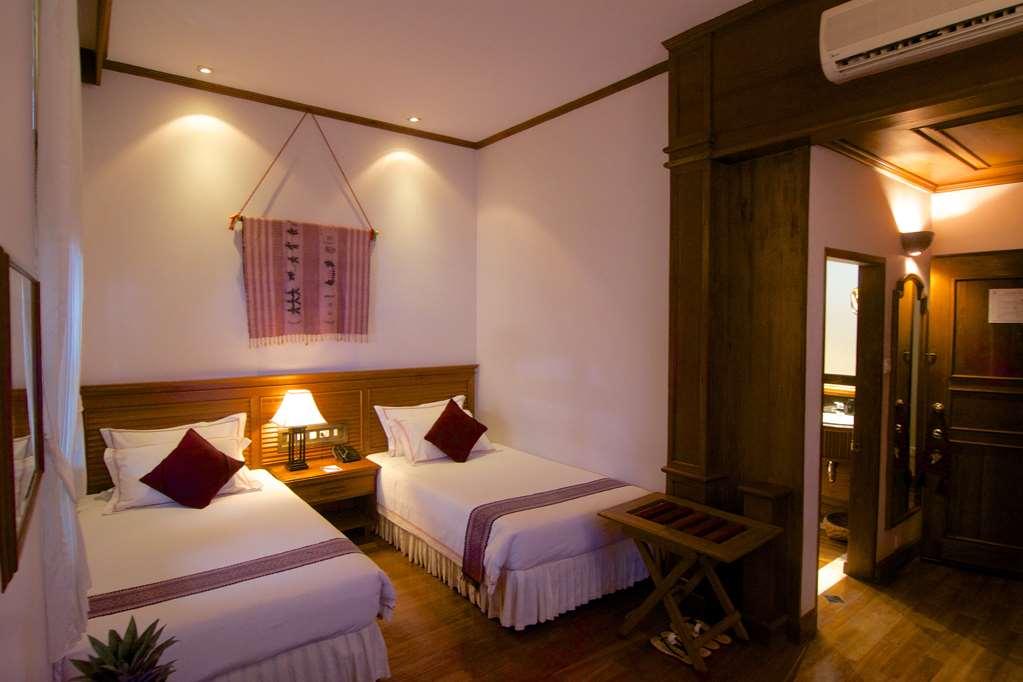 The Hotel By The Red Canal Mandalay Room photo