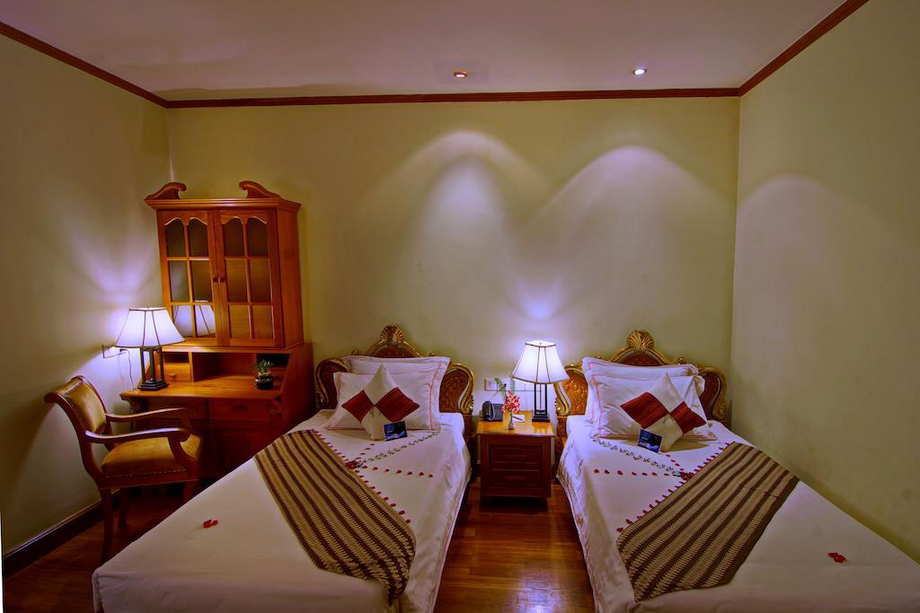 The Hotel By The Red Canal Mandalay Exterior photo